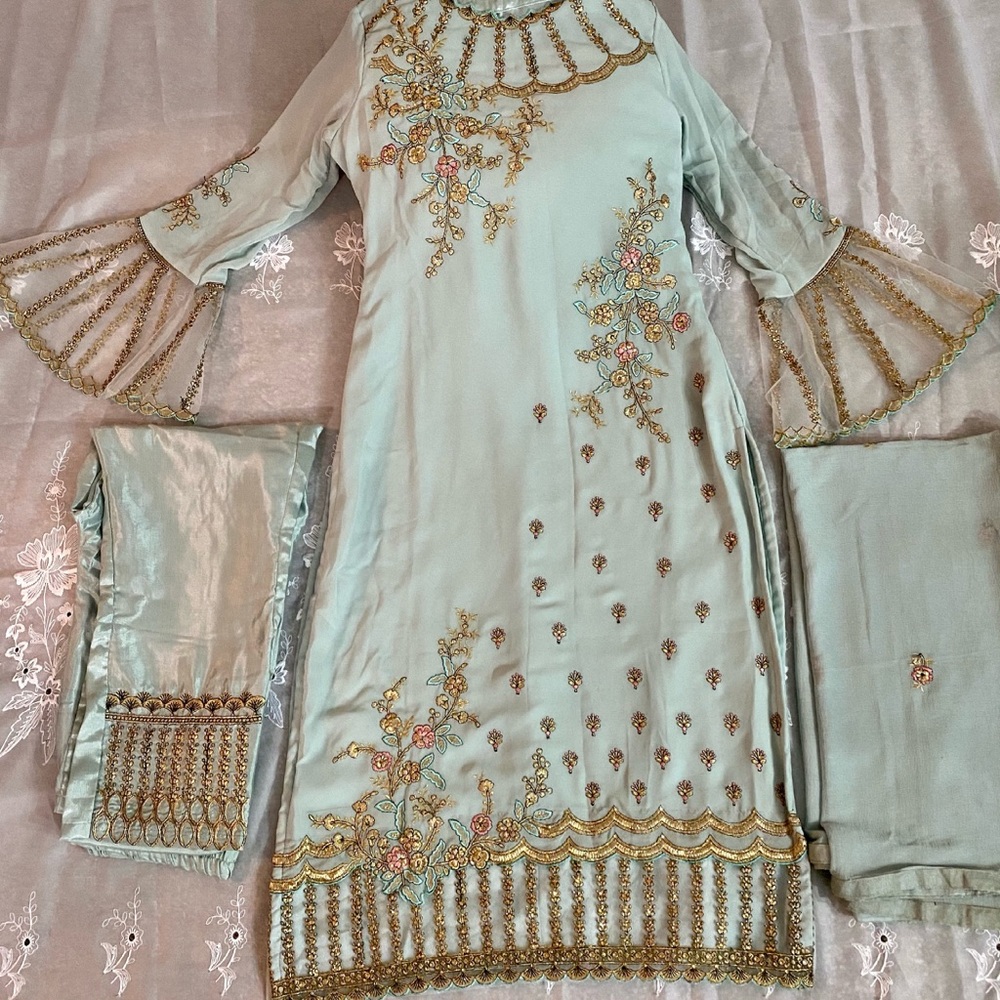 Party wear